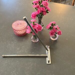 Pottery barn towel holder for kitchen or bath shiny chrome